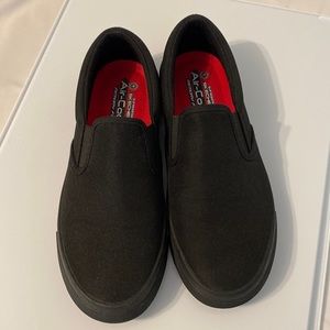 Sketchers air-cooled slip-ons